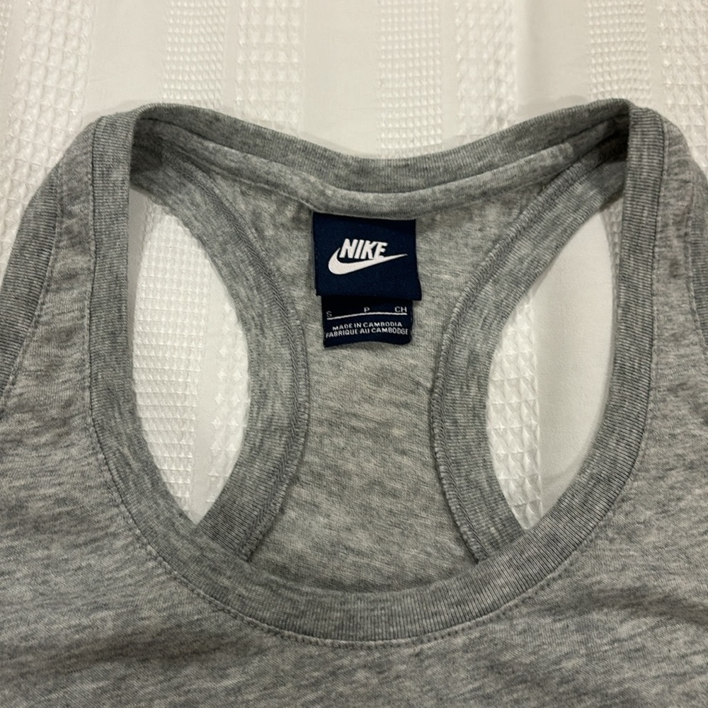 Nike Racerback Logo Tank size Small - Picture 5 of 11